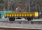 Ein Bahndienstfahrzeug, ein Wagen (Lore) auf eine Rampe neben den Schienen mit der Aufschrift Balter Losheim, da musste ich erst mal recherchieren, die Fa.