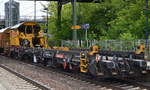 DB Bahnbau Gruppe mit einem ihrer Robel Schieneladezüge/Rutschwagen Nr.
