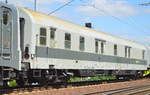 Als Schutz- und Begleitwagen für ihre europaweiten Überführungen hat die Fa. Railadventure mehrere Spezialwagen konzipiert, hier der WAgen mit der Nr. D-RADVE 75 80 90-94 007-6 Dmz090 am 18.07.17 Berlin-Wuhlheide.