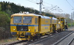 Immer wieder bin ich erstaunt wie viele unterschiedlichen Gleisbaufirmen im Laufe der letzten Jahre in unsere Region zum Einsatz gekommen sind, hier eine Gleistopfmaschine vom Typ P&T 08-275 UNIMAT 3S