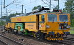 STRABAG mit dem P&T Stopfexpress 09-3X (99 80 9121 004-2 D-BRS)  Elbe-Saale-Express  am 22.07.17 Durchfahrt Bf.