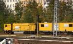 Dieses interessante Bahndienstfahrzeug steht im Moment leisder sehr ung�nstig zum Ablichten H�he Friedichsfelde abgestellt, es ist die Schienen-und Weichenschleifmaschine vom Hersteller Harsco vom Typ
