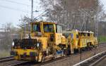 Gleisbaumaschinengespann von JumboTec mit Gleisstopfmaschine von P&T 09-32 CSM + Schnellschotterplaniermschine SSP 110 SW am 31.03.14 Richtung Karower Kreuz Berlin in
