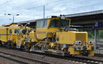 EIFFAGE RAIL mit dem STOPFEXPRESS 09-3X und einer Schotterplaniermaschine am 05.0.16 Bf.