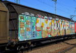 Eine ganze Seite eines Schiebewandwagens, Graffity am 28.03.17 Bf.