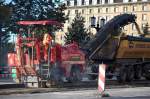 Hier noch mal aus anderer Perspektive, die Aspaltfr�se WIRTGEN W 1000 F am 09.10.09 Berlin-Kaiserdamm.