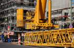Am Vormittag wird der LIEBHERR LTM 1500 der Fa.