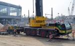 Älterer LIEBHERR Fahrzeugkran LTM? mit Hänger der Fa.