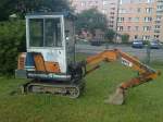 Da man dieses Modell nicht sehr h�ufig zu Gesicht bekommt noch ein Bild von der Gegenseite, der KUBOTA KH-41 am 28.06.13 Berlin-Pankow.