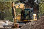 Leasingbagger CAT315D am 16.04.11 am S-Bhf.