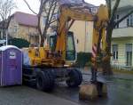 Von der Gegenseite der LIEBHERR 310 Mobilbagger der Fa.