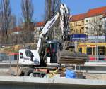 LIEBHERR 918 Compact Mobilbagger der Fa. hentschke am 16.03.16 Grossbaustelle Berlin-Ostkreuz.