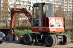 Kleiner ATLAS TEREX 804 M Mobilbagger (Fa. Volker Stevin Logistik GmbH), 12.11.11 Berlin-Pankow.