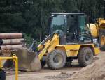 Auch dieser kramer ALLRAD Radlader Typ? der Baufirma STRABAG stand diesmal g�nstiger, 09.09.10 Baustelle Bhf.