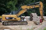 STRABAG Raupenbagger CAT 319D LVA am 05.08.10 Baustelle rund um den Bhf.