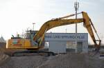 Raupenbagger NEW HOLLAND E265 (Leasingbaumschine), 22.11.11 N�he S-Bhf.