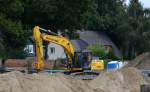 NEW HOLLAND E265C Raupenbagger der Fa. Winzler GmbH am 25.08.14 Berlin-Niederschönhausen.