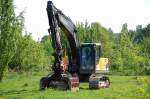 VOLVO EC210CL von vorne, 02.05.12 Berlin-Pankow.