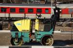 Kleine Tandemwalze AMMANN AV12-2 der Fa. STEHMEYER+BISCHOFF auf der Baustelle am S-Bhf. Berlin Warschauer Str., 02.03.13