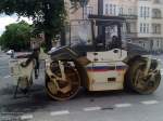 Noch eine Seitenansicht der BOMAG BW 174 AP Tandemwalze der Fa. EUROVIA am 30.05.12 Berlin-Pankow.
