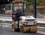 Kleine BOMAG Tandemwalze der Baufirma EUROVIA, 28.08.10 Berliner Str.