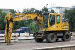 Ein von vielen Baumaschinen rund um die Gleisbauarbeiten am Bhf.