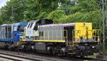 Diese belgische Diesellok vom Typ Vossloh HLD 77 der Lineas Group SA/NV   7771  (NVR:  92 88 0077 071-3 B-LNS ) hing am Haken von der Bentheimer Eisenbahn Lok  D 22  (NVR:  92 80 1272 410-2 D-BE ) am