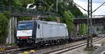 VIKING-Rail ApS, Padborg [DK] mit der geleasten BRLL Lok  185 407-4  [NVR-Nummer: 91 80 6185 407-4 D-BRLL] und einem schwach ausgelastetem KLV-ZUg am 27.05.25 Höhe Bahnhof Hamburg-Harburg.
