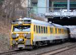 Der Lichtraummesszug (Limez III) 719 045-7/719 046-5 der DB Netz Instandhaltung am 25.03.11 an der Stra�enunterf�hrug Berlin Sch�nhauser Allee Richtung Berlin Lichtenberg.