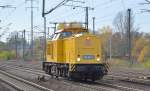 DB Netz 203 301-7 am 03.11.14 Durchfahrt Bhf.