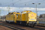 DB Netz mit 203 302-5 mit 711 122-2 am Haken am 04.12.17 Bf. Flughafen Berlin-Schönefeld.