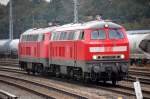 Doppeltraktion 218 836-5 + 218 832-4 keht nach Abschleppeinsatz eines Regional nach Berlin Lichtenberg zur�ck Richtung Berliner Innenring, 27.09.11 Berlin Greifswalder Str.