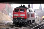 218 839-9 steht in Wartestellung unter dem neu enstehenden Bhf.