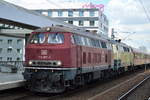Hier noch mal kurz einzeln vorgestellt, die altrote 218 387-9 (9280 1 218 387-9 D-DB) der Kurhessenbahn der DB Regio Netz Verkehrs GmbH Kassel vor der 218 460-4 mit dem IRE 18447 aus hamburg bei der