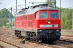232 379-8 bi der Durchfahrt im Bhf.