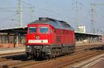 232 240-2 auf Leerfahrt durh den Bhf.