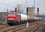 232 498-6 mit einem gemischten Kesselwagenzug am 24.01.12 Bhf.