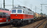 232 092-7 mit einem Ganzzug Knickkesselwagen am 11.07.16 Bf.