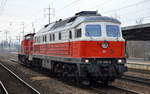 Kleiner Lokzug, 232 484-6 (jetzt mit kleinem leicht schräg aufgesetztem DB Frontlogo) mit der 298 324-5 am Haken am 08.02.17 Durchfahrt Bf.