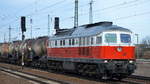 232 105-7 mit einem Ganzzug Knickkesselwagen (für Kreideschlamm)am 22.03.17 Durchfahrt Bf.