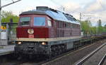 DB 232 223-8 (ehemalige DGT/Bahnbau Gruppe Lok) mit einem Ganzzug Oberbaustoffwagen (leer) am 08.05.17 Bf.