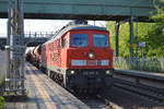 232 567-8 mit Schüttgutwagenzug am 29.05.17 Durchfahrt Bf.