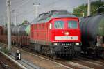 232 240-2 mit einem gemischten G�terzug Richtung Berliner Innenstadt, 05.07.10 Berlin-Blankenburg.