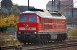 233 233-6 bei der Durchfahrt im Bhf.