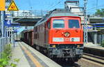 233 521-4 mit einigen Güterwagen am 02.06.17 Bf. Berlin-Hohenschönahusen.