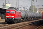 233 233-6 mit einem Ganzzug Kesselwagen mit Methanolbef�llung, 09.10.10 Bhf.