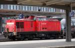 298 335-1 mit einem �bergabeg�terzug bei der Durchfahrt im Bhf.