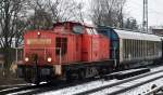 398 313-8 mit Schiebewandwagen und 185 277-1 hinten dran am 30.01.15 Berlin-Karow.