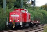 298 309-6 (98 80 3298 309-6 D-DB, Bj.1981) rangiert an diesem Tag Messefahrzeuge zur INNOTRANS an den Messehallen, hier unterwegs Richtung Gbf.