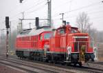 363 446-6 gezogen von 232 240-2 am 03.02.11 bei der Durchfahrt im Bhf.